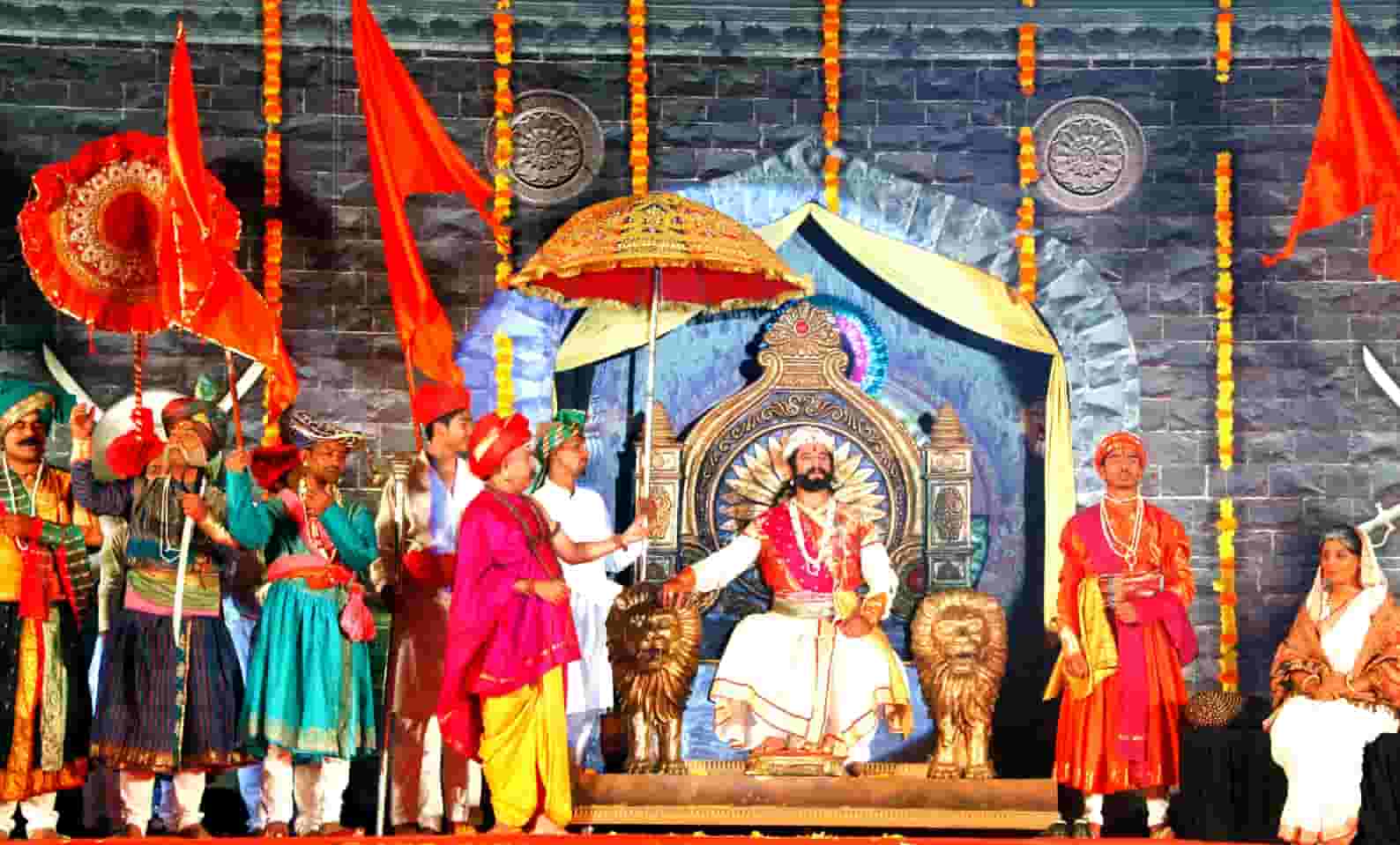 'मराठ्यांची गौरवगाथा' या छत्रपतींच्या जीवनावर आधारित महानाट्यास प्रतिसाद...