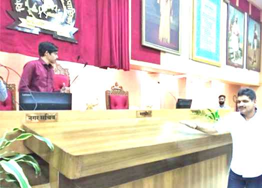 विरोधकांच्या वैधानिक हक्काला महापालिका सत्ताधाऱ्यांचा खो...