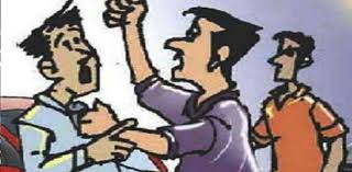 केश-कर्तनालयातील दोघांवर ब्लेडने वार; एकाला जिवे मारण्याची धमकी...