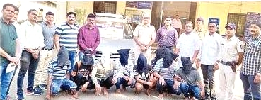 शसस्त्र टोळक्याने लूटमार करीत, केली पाच वाहनांची तोडफोड; आरोपी जेरबंद...