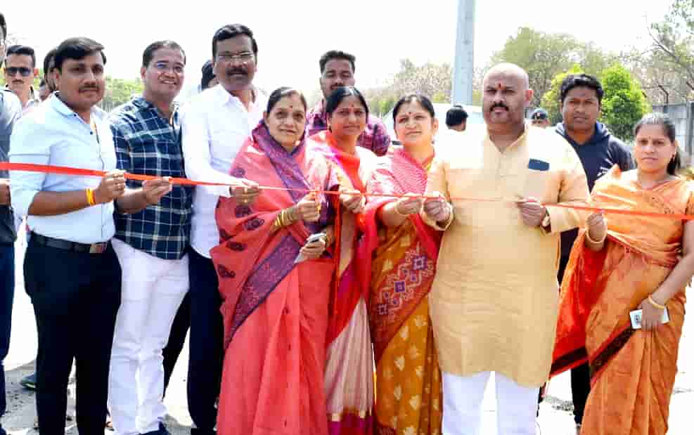 अखेर जगताप डेअरी चौकातील प्राधिकरणाच्या उड्डाणपुलाचे महापौरांच्या हस्ते उदघाटन...