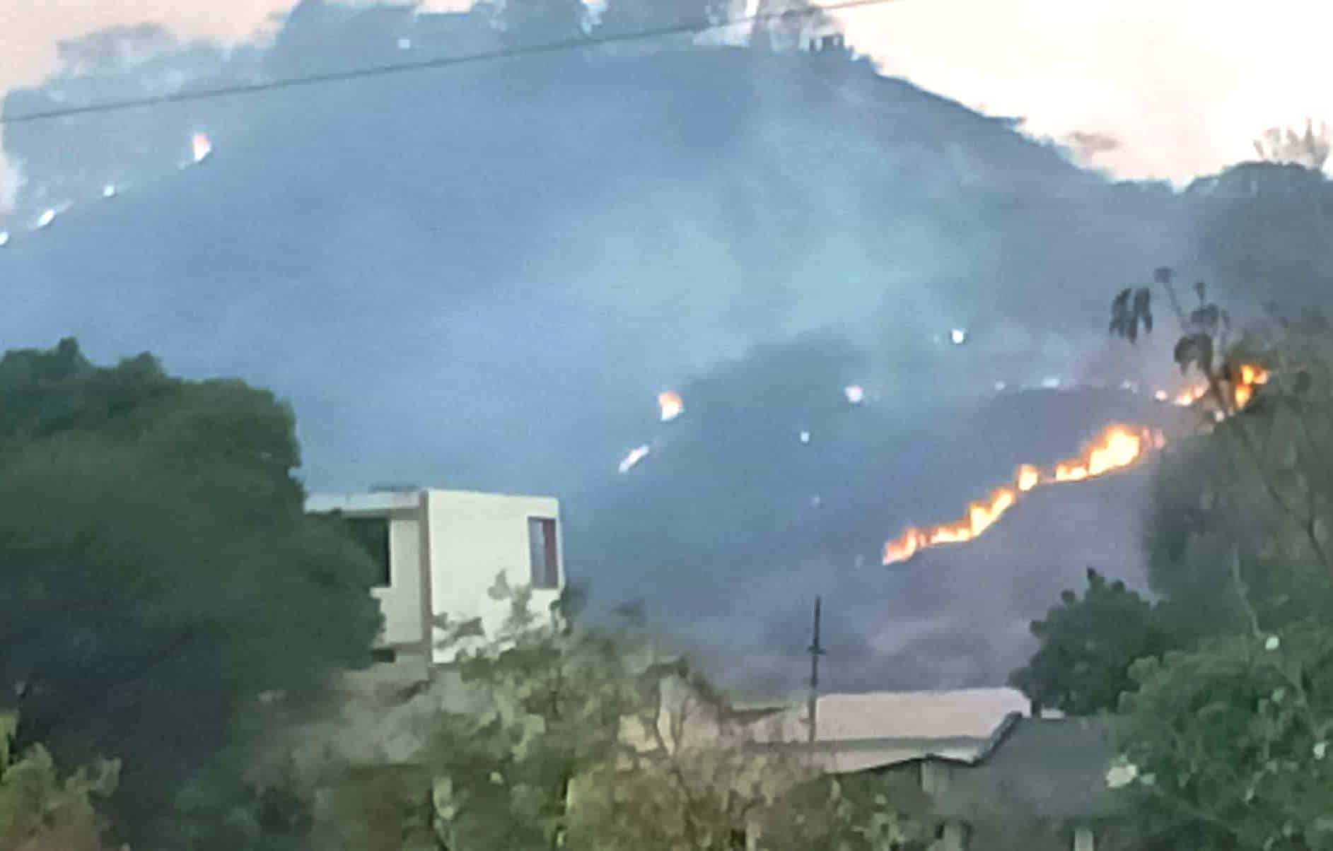 देहूरोडमधील अय्यपा मंदिराच्या मागील बाजूच्या डोंगराला भीषण वणवा...