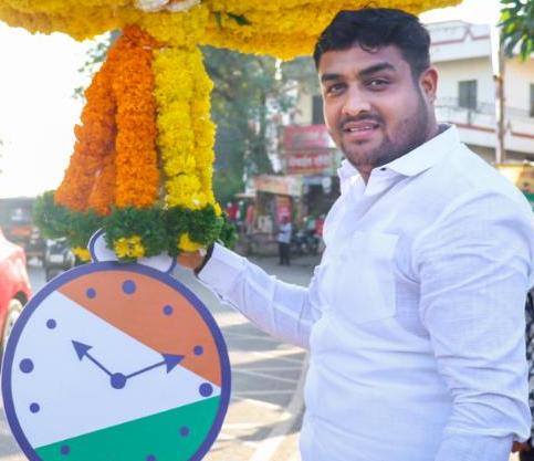 आर्थिक वर्षाच्या तीन महिन्यांच्या करात सर्व करसंकलनात २५ टक्के सरसकट सूट द्या..