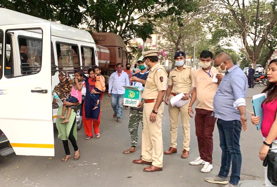 निगडी पोलीस व नगरसेवक सचिन चिखलेंच्या पाठपुराव्यामुळे परप्रांतीयांसह राज्यातील नागरिक पोहोचले स्वगृही...