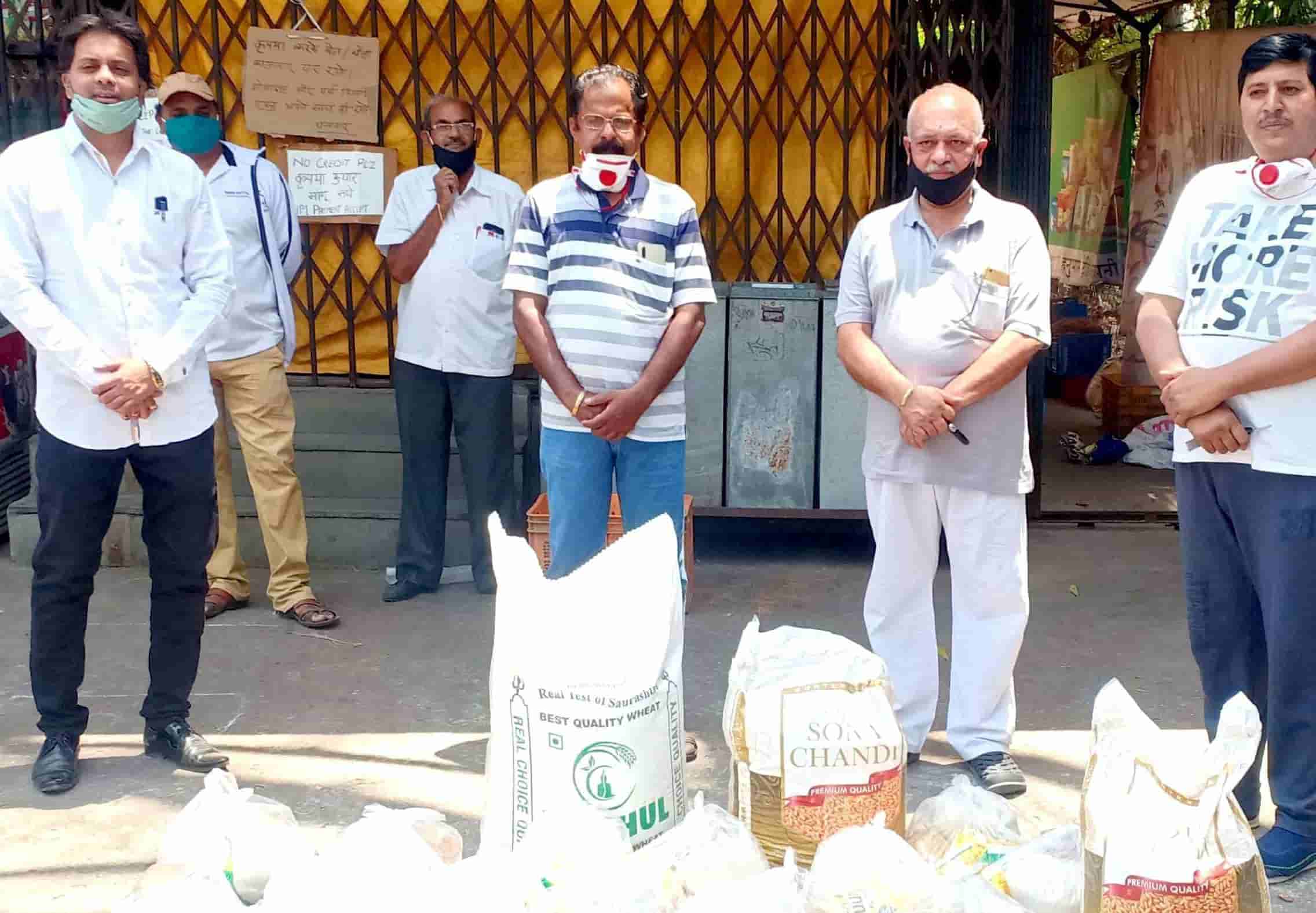 शहरातील अनेक नागरिकांपर्यंत महापालिका प्रशासनाची मदत पोहोचलेलीच नाही - विजय पाटील...