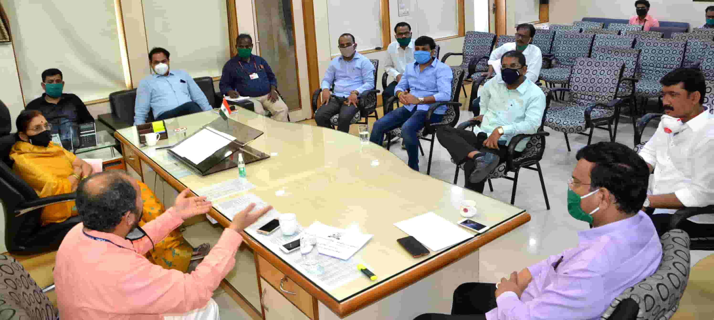 नगरसेवकांनी कोरोनाबाबत व्हिडीओद्वारे नागरिकांना खबरदारी घेण्याच्या सूचना कराव्यात - आयुक्त...