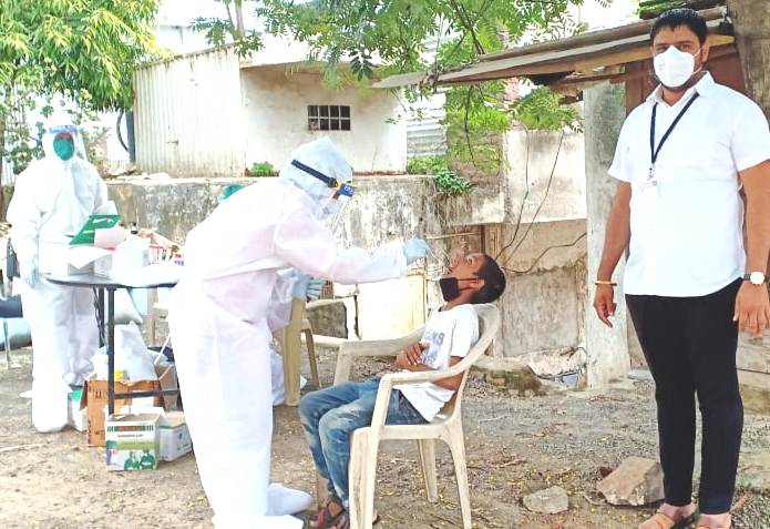चिखलीतील कुदळवाडीत नागरिकांची विनामूल्य कोविड चाचणी; नागरिकांचा प्रतिसाद - दिनेश यादव...