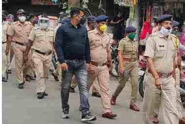 लॉकडाऊनच्या अनुषंगाने पिंपरी-चिंचवड पोलिसांकडून शहरात पथसंचलन...