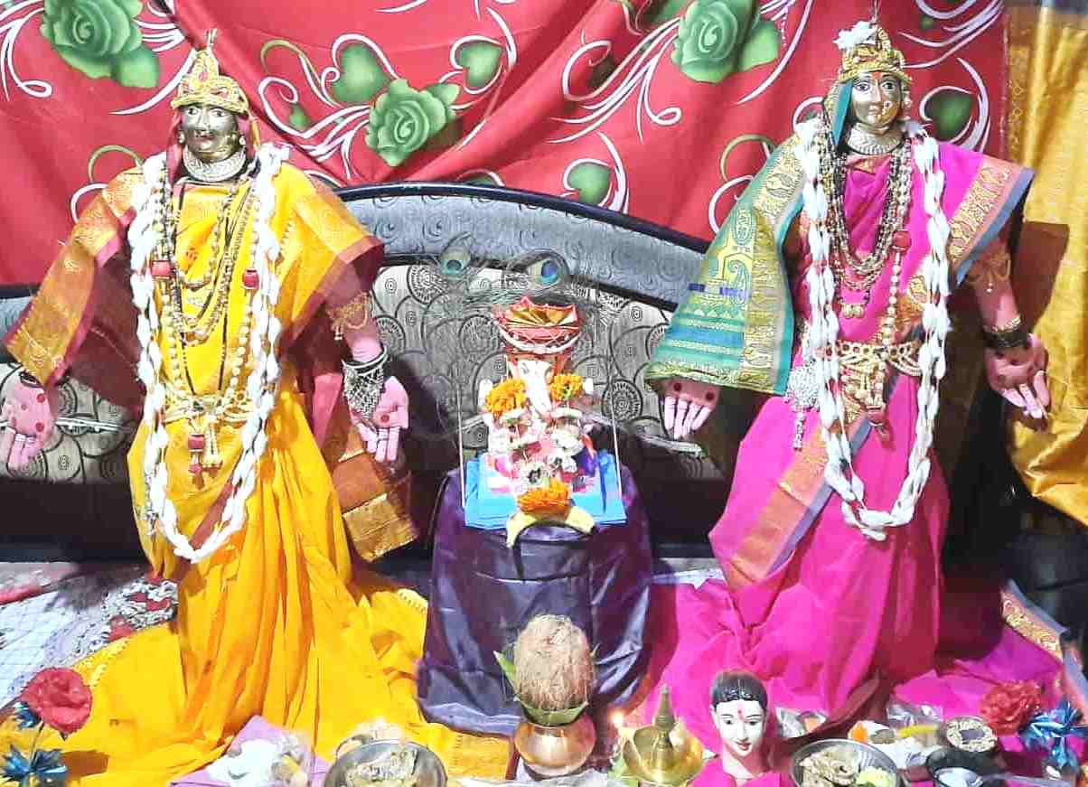 ''गौरी आली, सोन्याच्या पावली'' आज घरोघरी साधेपणाने गौराईंचे आगमन...