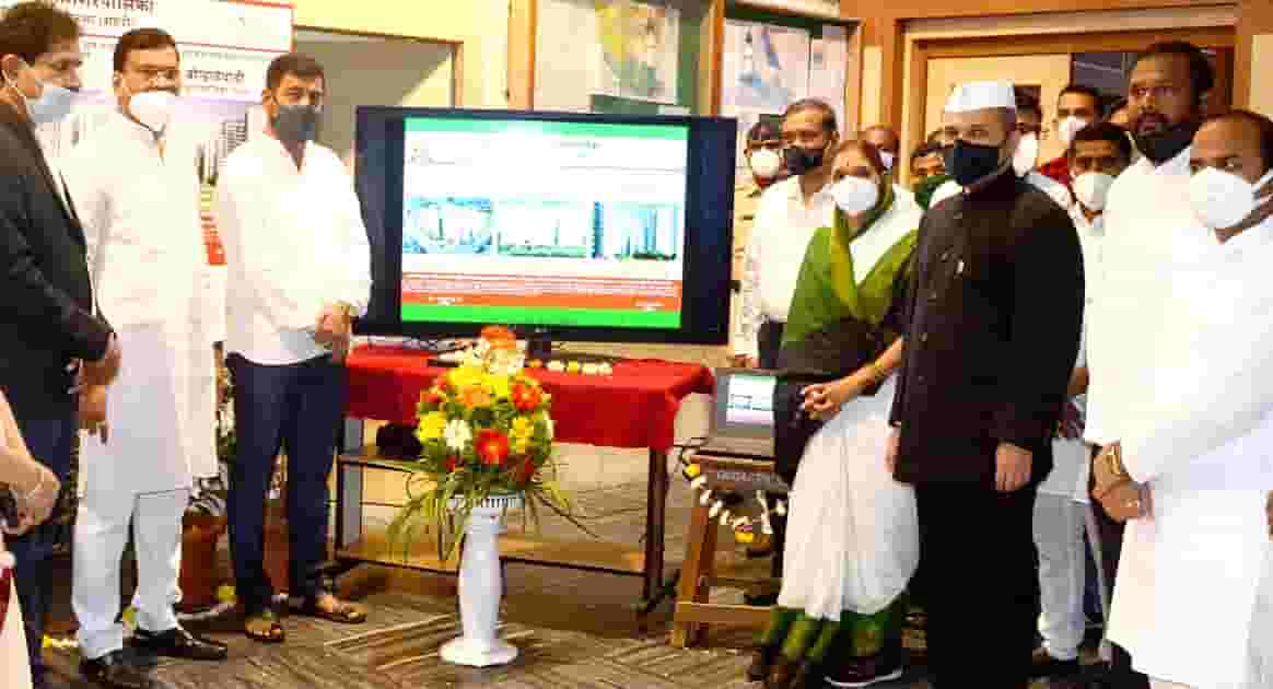 आवास योजनेच्या ऑनलाईन अर्ज भरणा प्रणालीचे महापौरांच्या हस्ते अनावरण...