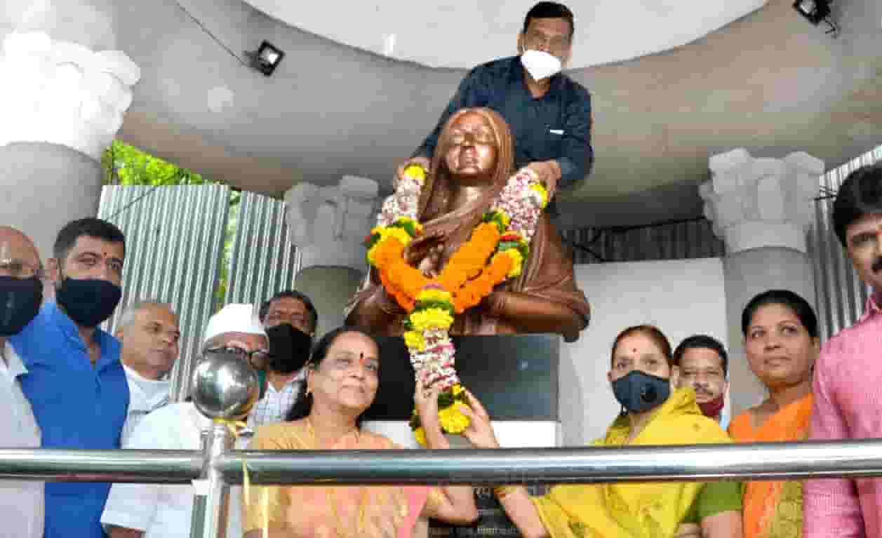 महापालिकेचे पुण्यश्लोक अहिल्यादेवी होळकर पुण्यतिथीनिमित्त अभिवादन...!