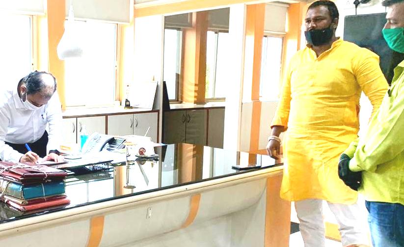 मनसे गटनेते सचिन चिखले यांनी आयुक्तांना सुनावले खडेबोल...