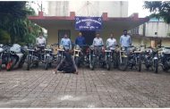 'बुलेटराजा' पोलिसांच्या अलगद जाळ्यात; १७ लाखांच्या १४ दुचाक्या जप्त...