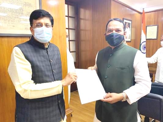 पुणे-लोणावळा लोकल सुरु करा; खासदार बारणे यांची रेल्वेमंत्र्यांकडे मागणी...