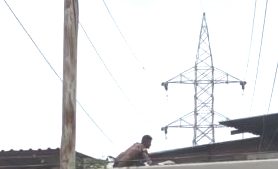 चिखलीत तरुण हायटेंशन तारेला चिटकला; गंभीर जखमी...