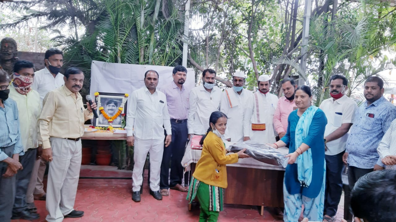मराठवाडा जनविकास संघ व जय भगवान महासंघातर्फे गोपीनाथ मुंडे जयंती साजरी...