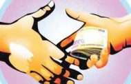 तक्रार मागे घेण्यासाठी वीस लाखांच्या खंडणीची मागणी..