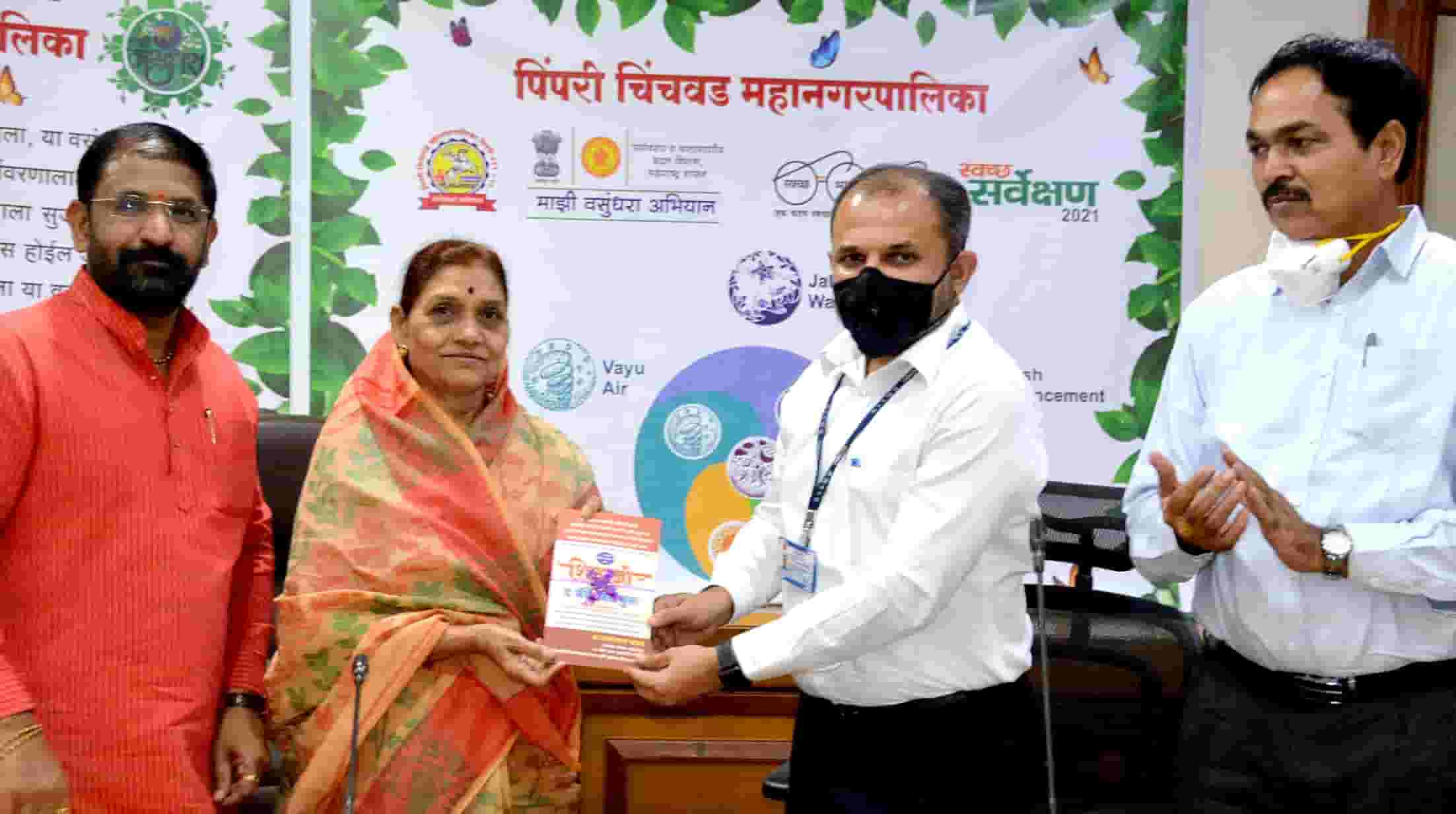 कोरोनाची प्रतिकुल परिस्थिती यशस्वीपणे हाताळणाऱ्या आयुक्तांचे सत्ताधा-यांकडून कोडकौतुक