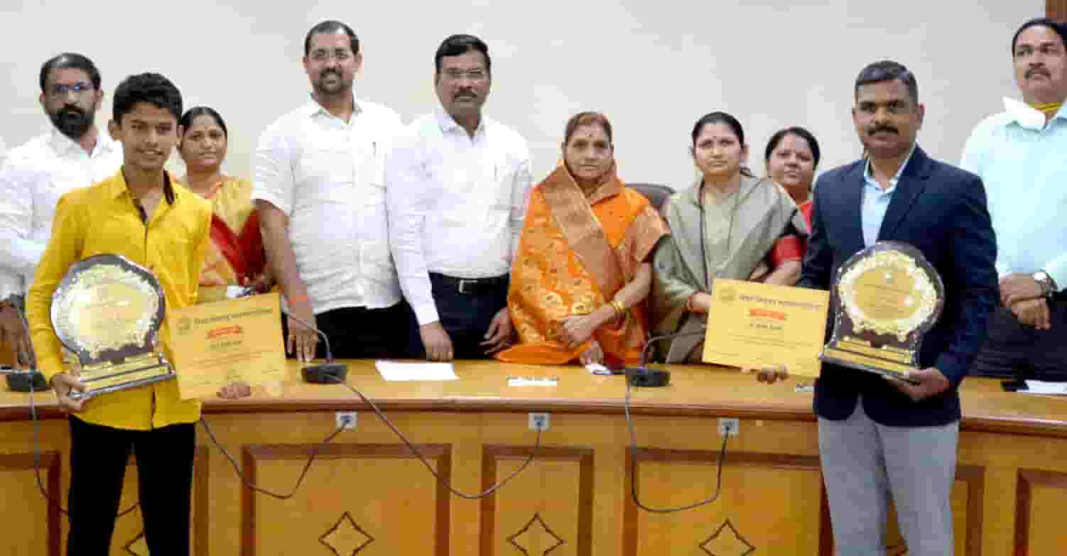 अतुलनीय कामगिरीबद्दल गिर्यारोहक साई कवडे व कृष्णा ढोकले यांचा सत्कार...