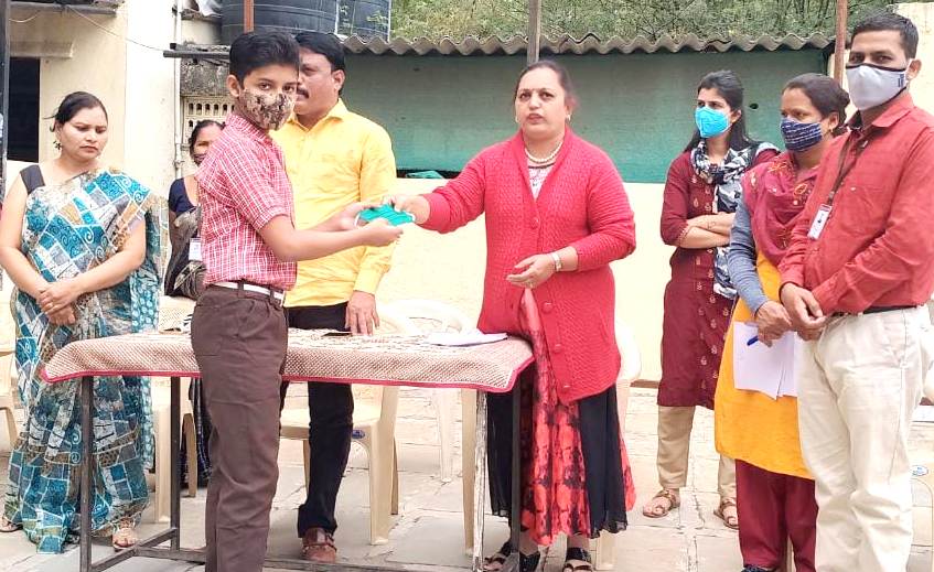 रहाटणीतील न्यू सिटी प्राईड स्कूलमध्ये लॉकडाऊननंतर प्रथमच वाजली शाळेची पहिली घंटा...