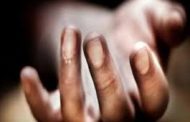 प्रेस मशीनची सर्व्हिसिंग करताना कामगाराच्या अंगावर पडले प्रेस मशीनचे चाक..