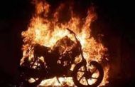 सांगवी पोलीस ठाण्याच्या हद्दीत जप्त केलेल्या दुचाक्या आगीत फस्त..