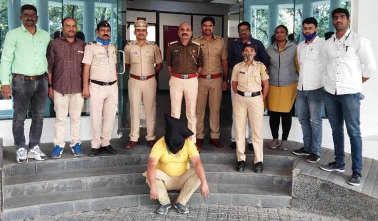 वेश्याव्यवसाय करवून घेणा-या टोळीवर हिंजवडी पोलिसांची धाड..