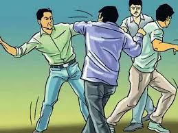 बिलावरून हॉटेल मालक व तीन वेटरकडून ग्राहकाला बेदम मारहाण..