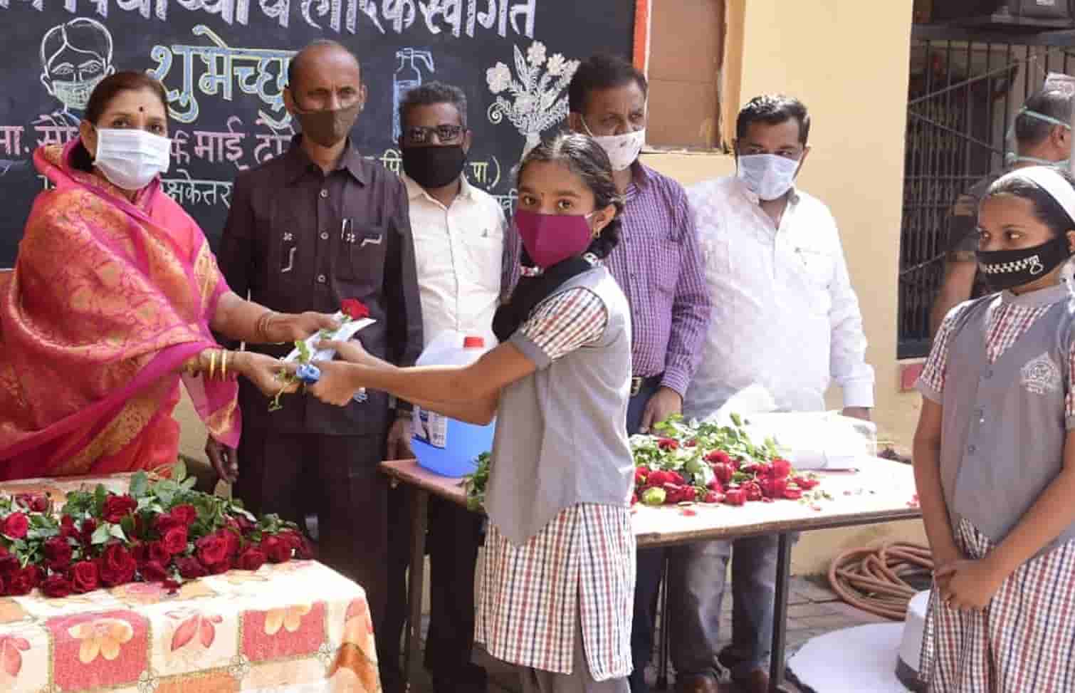 प्रदीर्घ कालावधीनंतर शहरातील पाचवी ते आठवीचे वर्ग सुरु..