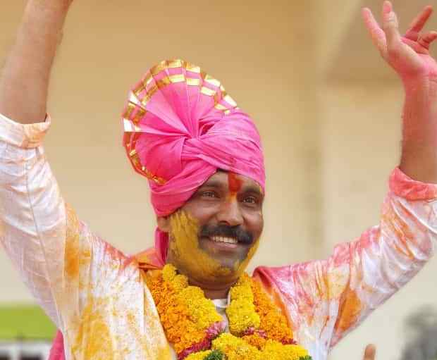 सांगुर्डी ग्रामपंचायतीच्या सरपंचपदी वसंत भसे...