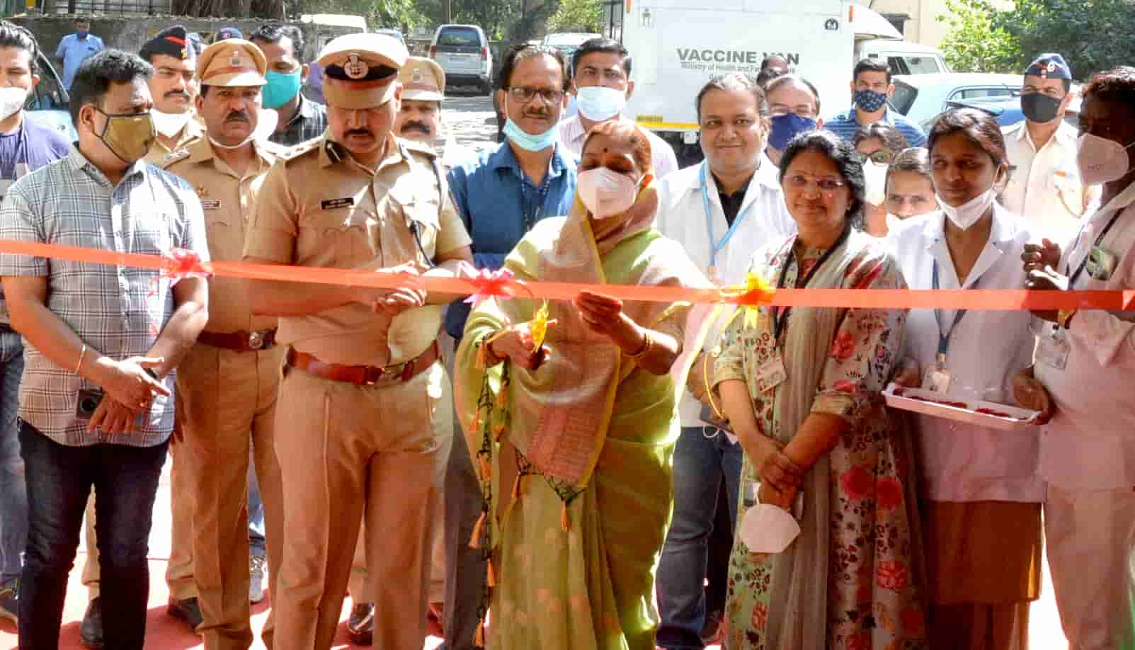 शहरातील फ्रन्ट लाईन वर्कर व कर्मचाऱ्यांना कोविड लसीकरण..