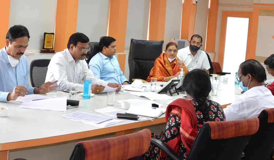 शहरातील कोरोना नियंत्रण व उपाययोजनांचा महापौर ढोरेंकडून सर्वंकष आढावा..