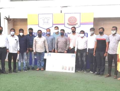 आरटीओची बनावट कागदपत्रे तयार करणाऱ्या आशीर्वाद सायबर कॅफेवर पोलिसांचा छापा..