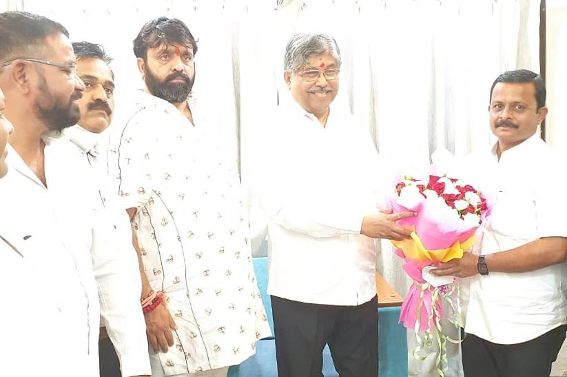 शहराच्या नेतृत्त्वाला सोबत घेऊन विकासकामे करा - प्रदेशाध्यक्ष चंद्रकांत पाटील..
