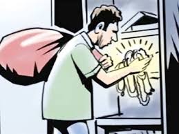 अज्ञात चोरट्याकडून घराचा कोयंडा तोडून सोन्याच्या दागिन्यांची चोरी..