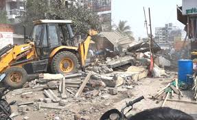 थेरगावात पालिकेकडून अनधिकृत बांधकाम व पत्राशेडवर कारवाई..