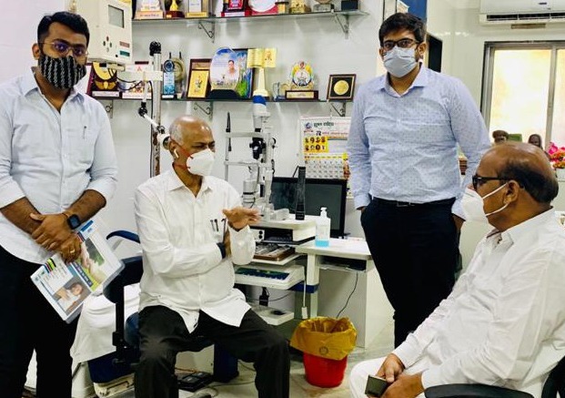 भोसरीतल्या वेदिकाच्या उपचारासाठी माजी आमदार विलास लांडेंचे शरद पवारांना साकडे..