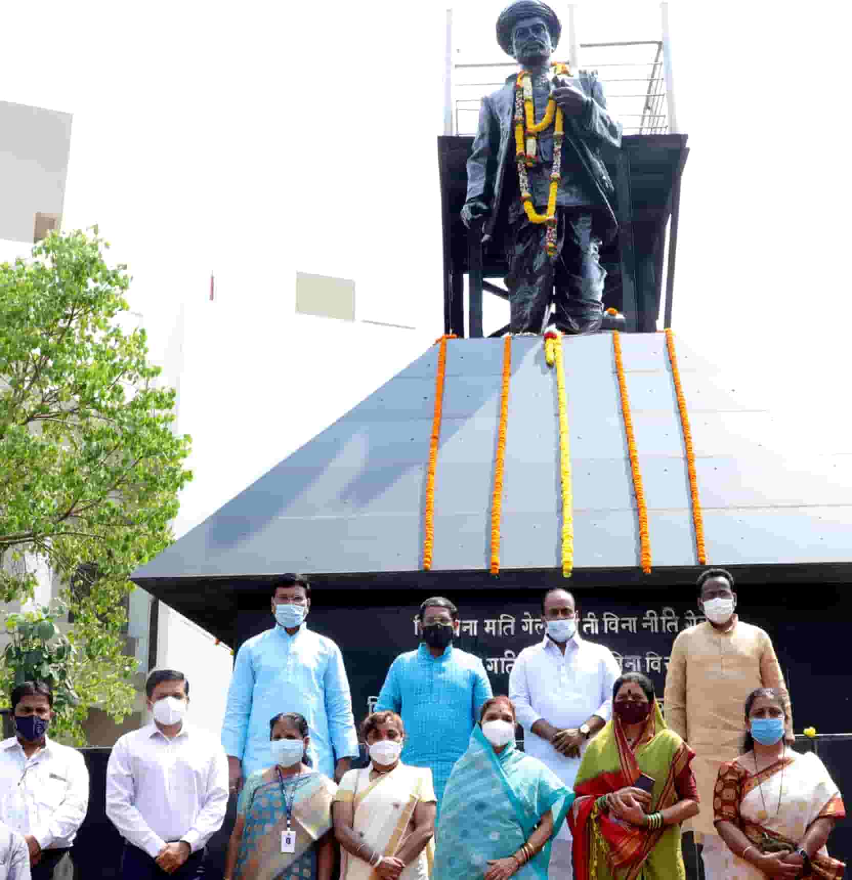 पालिकेच्या वतीने क्रांतिसूर्य महात्मा फुले यांची जयंती उत्साहात साजरी..