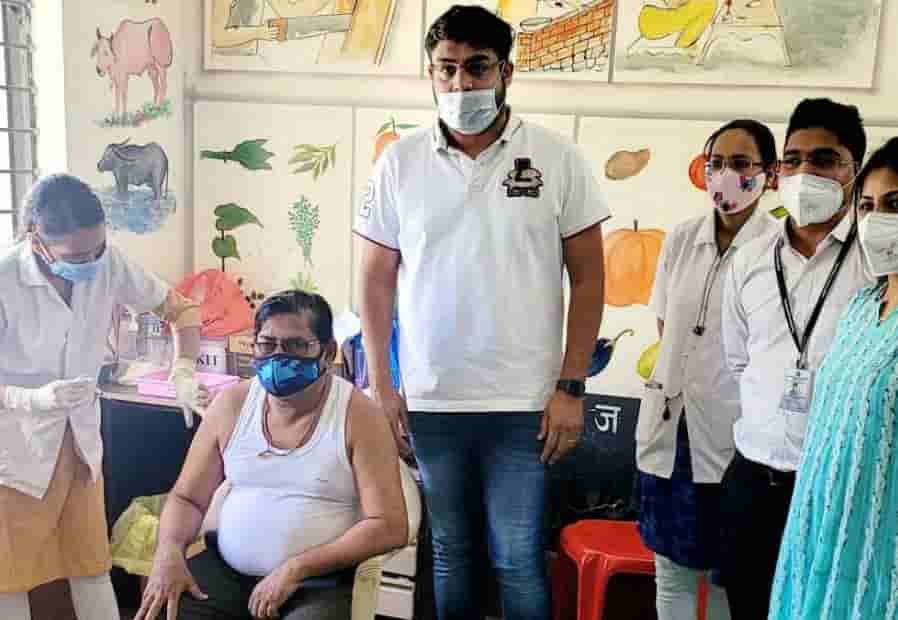 वाकडची आबाजी भूमकर शाळा, भूमकर वस्तीत कोविड लसीकरण केंद्र सुरू - विशाल वाकडकर...