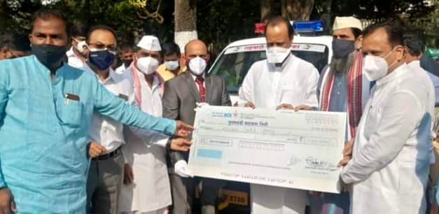 चिंचवड देवस्थान ट्रस्टकडून मुख्यमंत्री सहाय्यता निधीसाठी आर्थिक मदत..