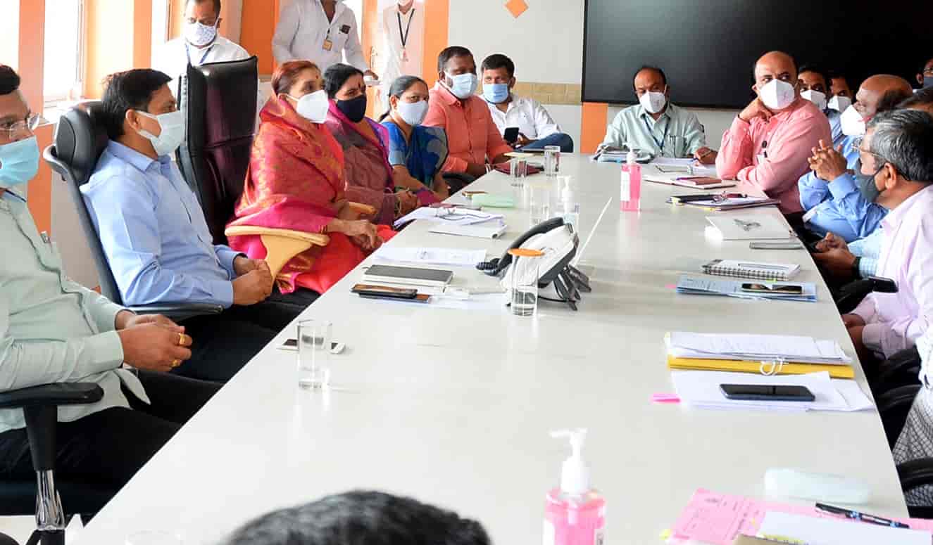 पावसाळापूर्व गटार, नाले, स्टॉर्म वॉटर लाईन, ड्रेनेज साफसफाईची कामे उरका..