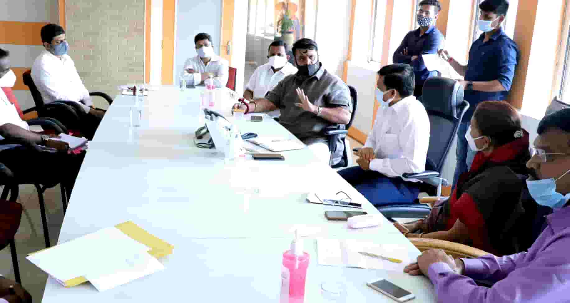 हिन्दुस्थान ॲन्टीबायोटिक कंपनीची कोविड लशीबाबत चाचपणी करा..