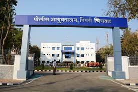 कोरोना काळात पिं. चिं. पोलीस प्रशासन मदतीसाठी नागरिकांच्या दिमतीला..
