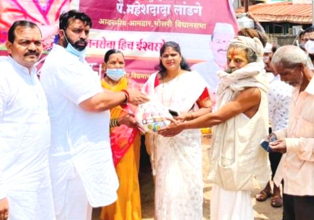 राज्यातील सर्वच तीर्थस्थळी ग्रामस्थ व छोट्या व्यापाऱ्यांना मदतीचा हात द्या..