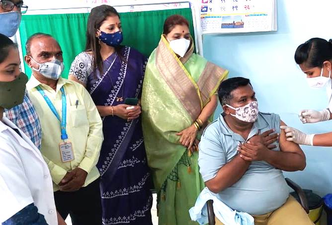 कासारवाडीत कोविड लसीकरण केंद्र सुरु..