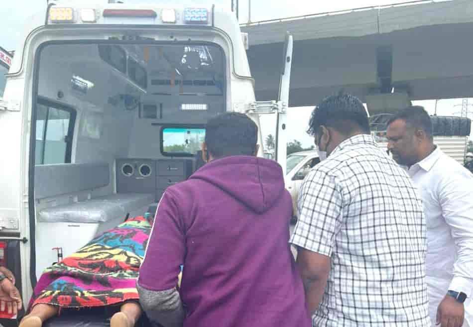 भक्ती शक्ती चौकात भीषण अपघात; दुचाकीस्वाराचा जागीच मृत्यू.