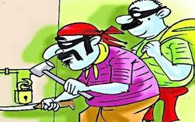 मेडिकल दुकानात लॅपटॉप, मोबाईल, रोख रक्कम व रेनकोटची चोरी..