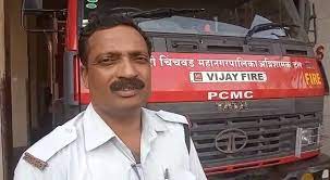 अग्निशामक दलाचे फायरमन दिवंगत विशाल जाधव यांना मृत्यूपश्चात “शहीद