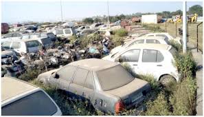 शहरातील बेवारस वाहनं उचलण्यासाठी पालिका करणार लाखांचा खर्च..