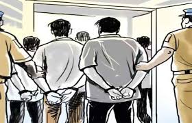 भोसरीत तलवारी जवळ बाळगणाऱ्या तिघांना अटक..